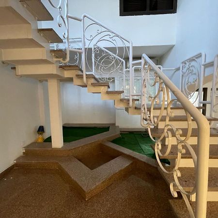 Heliopolis Modern 2Bdr Apartment カイロ エクステリア 写真